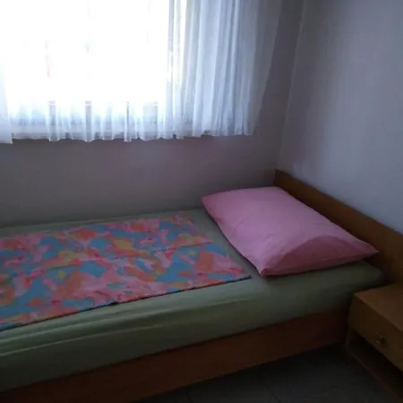 Tomy Apartment *
